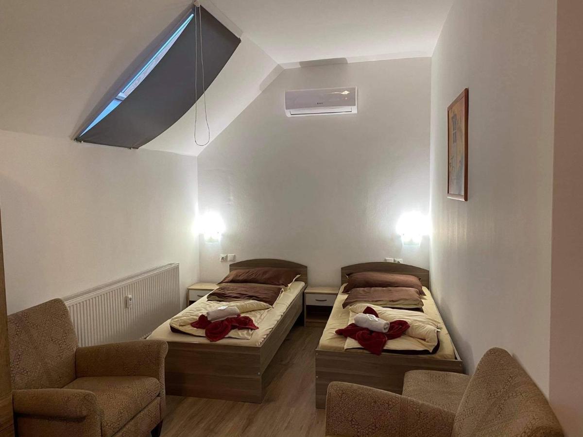 Hotel Almasy Vendeghaz Torokszentmiklos Exteriér fotografie